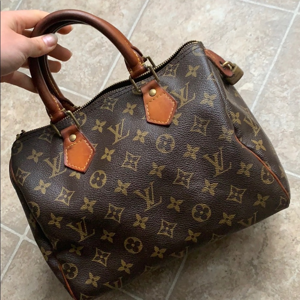 Louis Vuitton Speedy 25